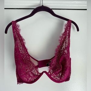 Victoria’s Secret Lace bra 34DDD